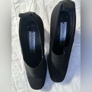 NWOT Donald J Pliner 6.5 Women’s Heels